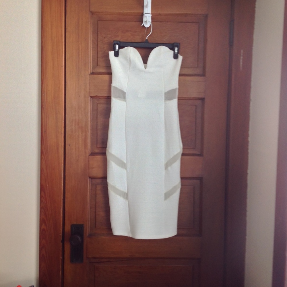 UK2LA Strapless Dress